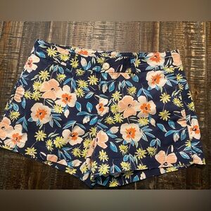 Gap Floral Women's Shorts - Navy and Multicolor Size 6